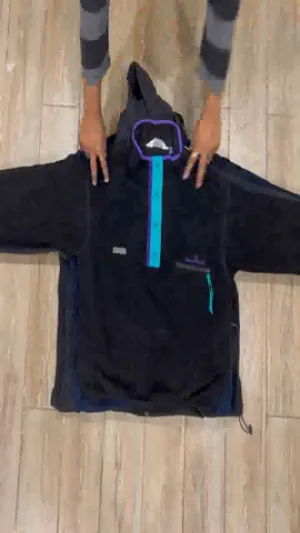 Branded Columbia Fleece - 14 Pieces