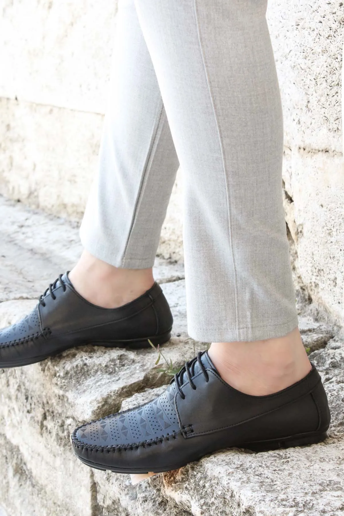 Men's Black Leather Lace-Up Loafers with Perforated Detail - Wessi